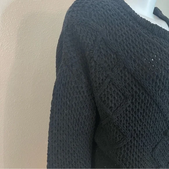 Black crew neck dropped shoulders ribbed trims knit sweater - Picture 3 of 9